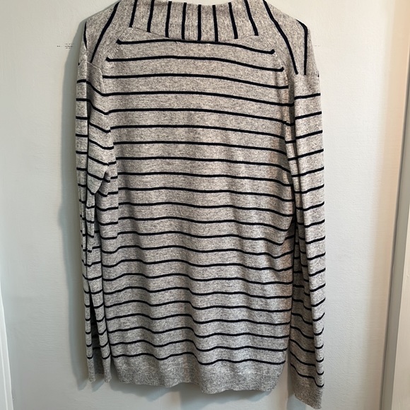 Banana Republic Wool Cardigan Gray, Large - Picture 5 of 5